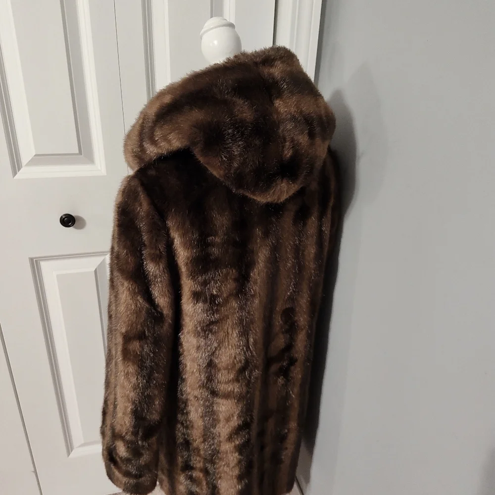 🖤Vintage 70's EUC Dennis by Dennis Basso Hooded Faux Fur Overcoat, Midlength XS - Picture 10 of 14